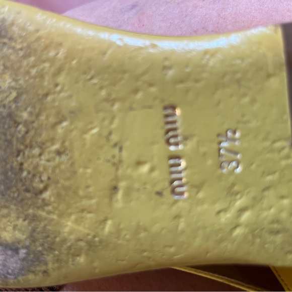 Miu miu yellow & cork peep toe wedges. Size 37 1/2 (6.5 US) - Picture 6 of 6